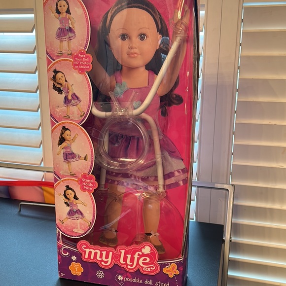 My Life As Posable Doll Stand - Picture 5 of 8